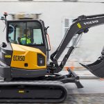 volvo-construction-equipment-presenta-su-nueva-excavadora-compacta-ecr-50